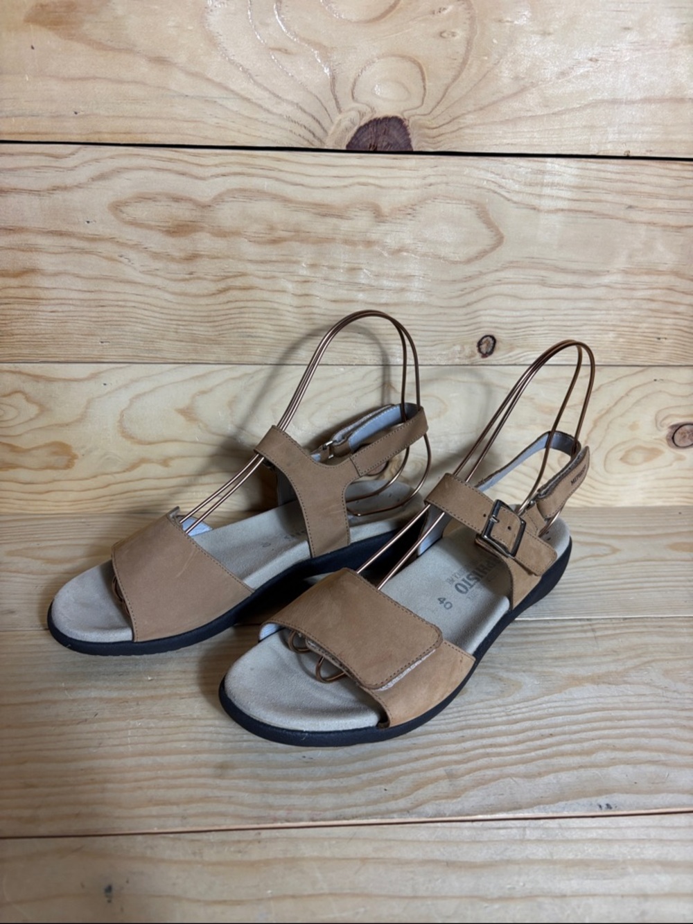 Mephisto tan sandals 40